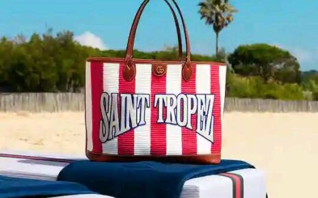 Place des Lices Saint Tropez, Guide Saint Tropez, Visite Guidée Saint Tropez, Place des Lices